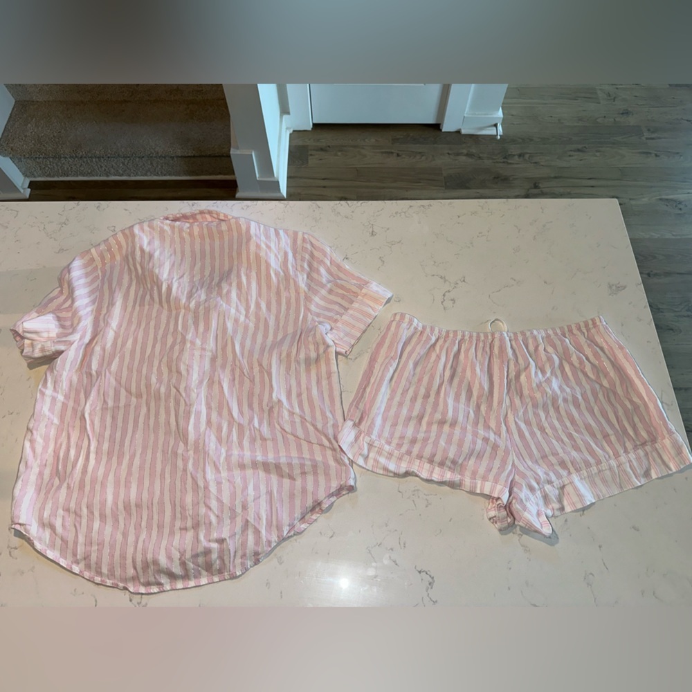 Victorias Secret PJ Set - Picture 8 of 9